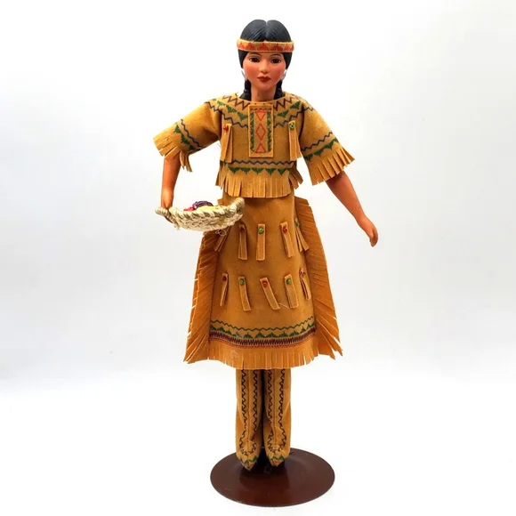 Avon Porcelain Figurine International Collection Tasime Native American Indian - Picture 1 of 15